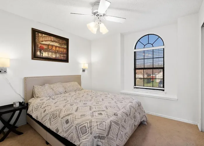 Quiet - Family - Free Pizza - Big Backyard - Sleeps 8 Holiday home Round Rock
